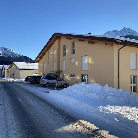 Casa A Suglegl شقة